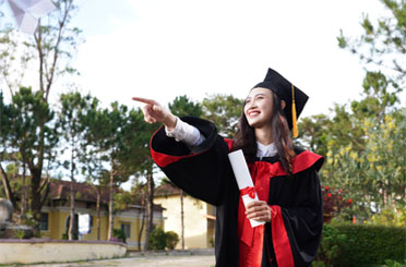 Học bổng: “Vì bạn xứng đáng”